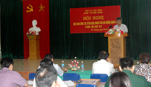 Lãnh đạo Ban Tuyên giáo Tỉnh ủy phát biểu tại hội nghị.